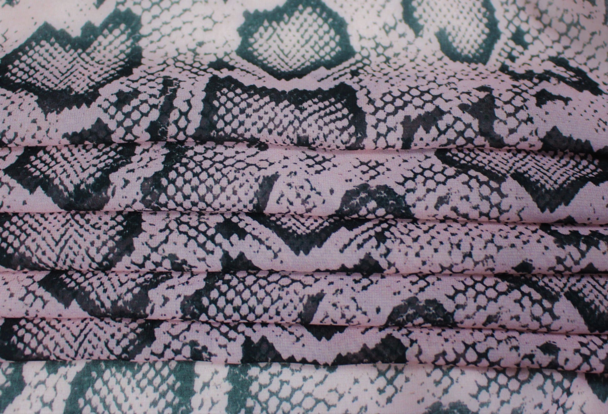 Tissu mousseline polyester - imprimé reptile - photo 2/4 | So Tissus