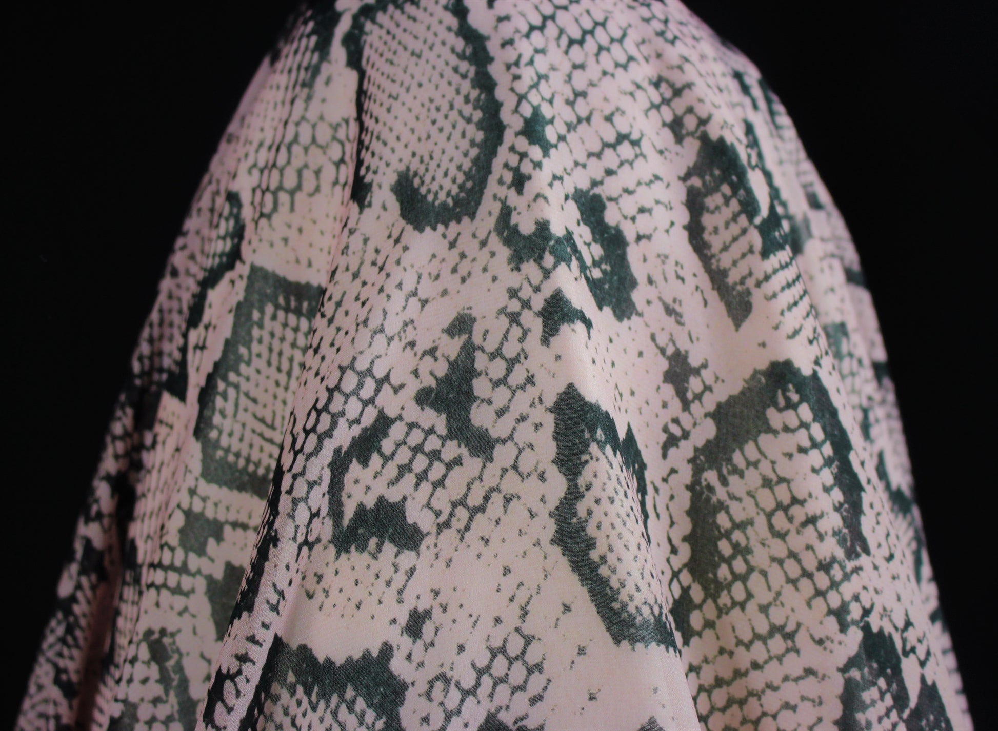 Tissu mousseline polyester - imprimé reptile - photo 4/4 | So Tissus