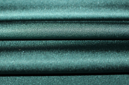 Tissus haute couture. Tissus au mètre pas cher. Tissus pas cher. Acheter tissus au mètre. Tissus français. Tissus de grandes maisons. Tissus haut de gamme. Tissus pour collection. Tissus pour createur. Jeune createur. Laine. Soie. Coton. Lin.