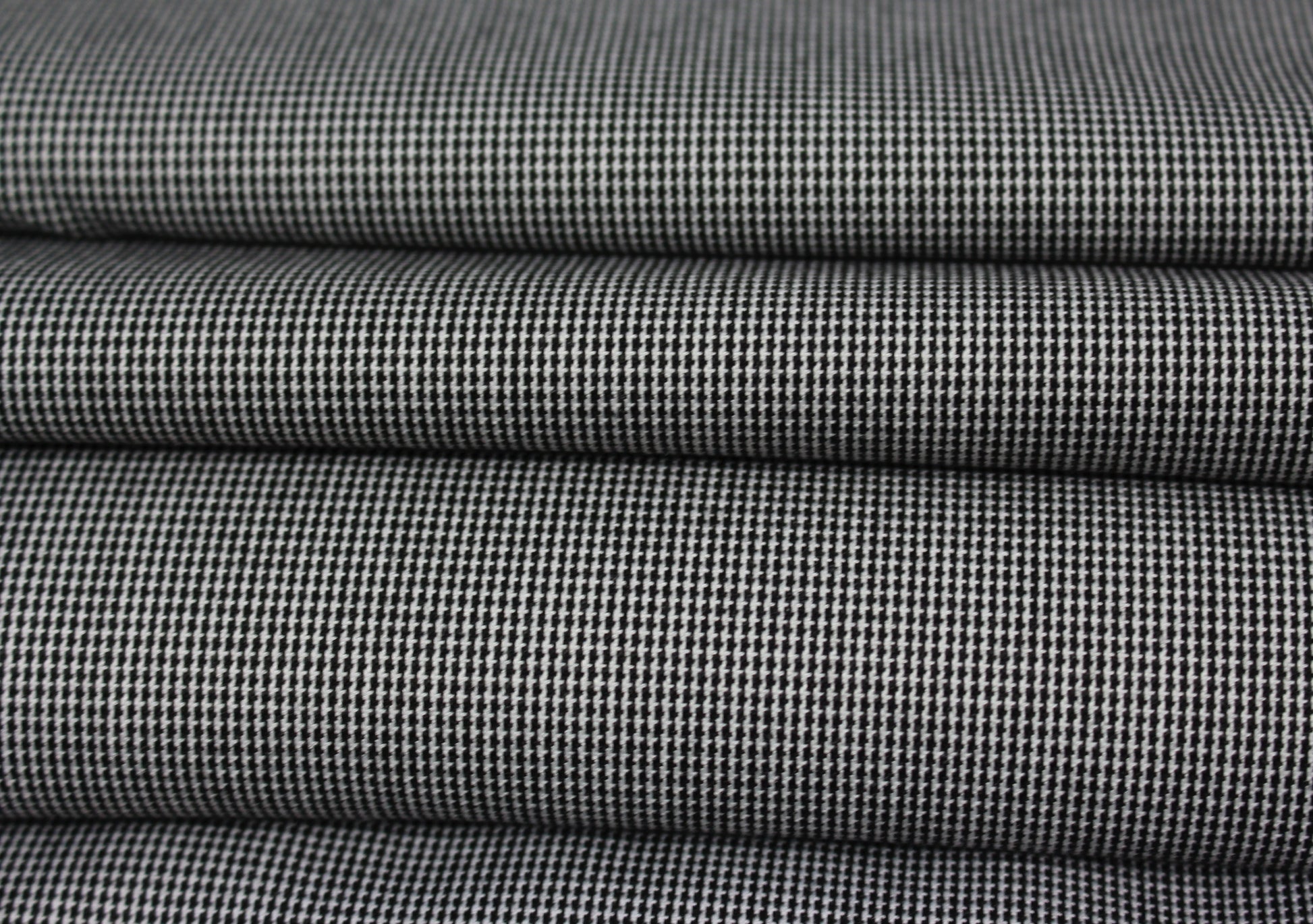 Tissu flanelle polyviscose - micro pied de poule - photo 2/5 | So Tissus