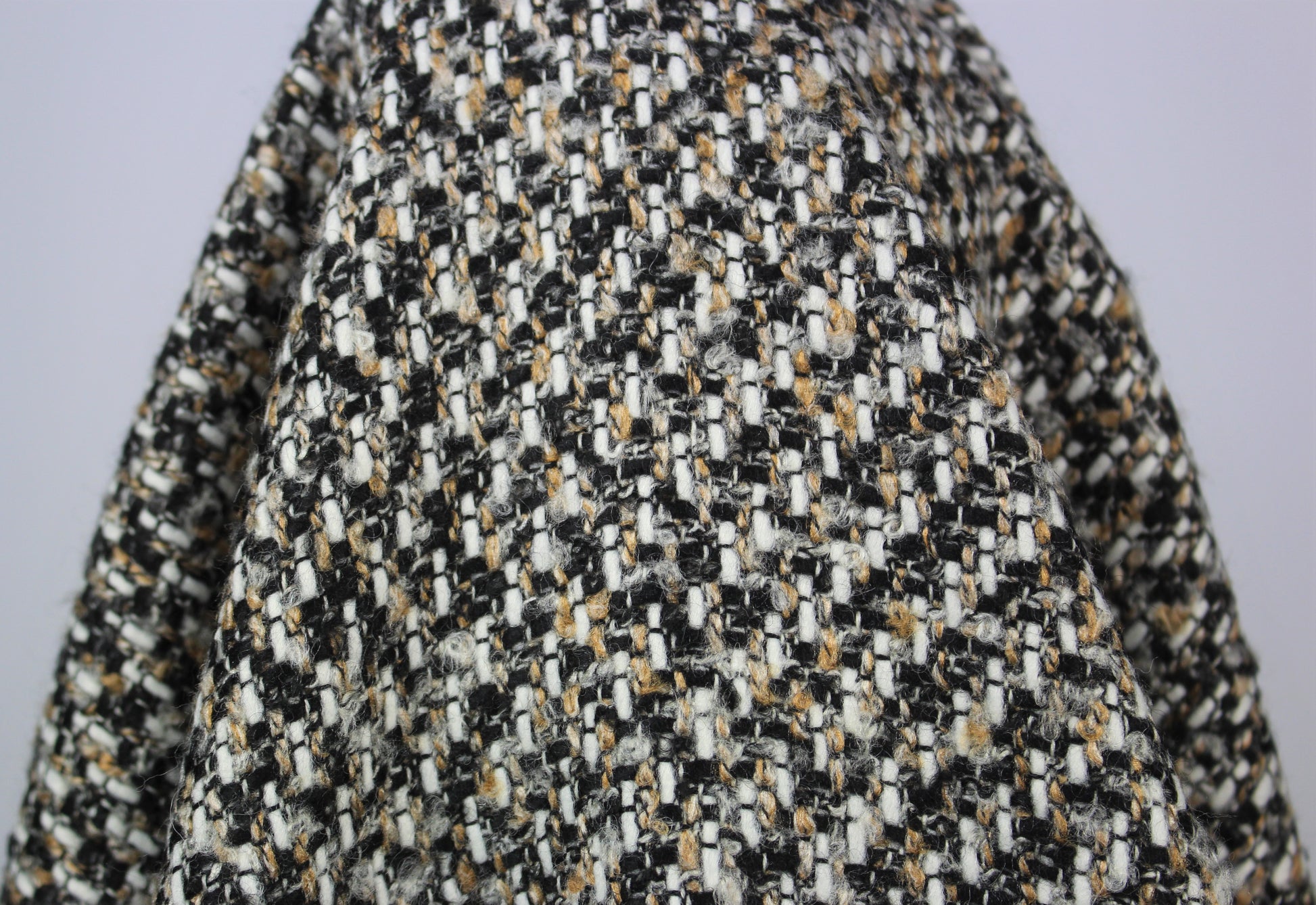 Coupon de 1,5 mètre - tweed de laine - beige noir et blanc - photo 4/5 | So Tissus