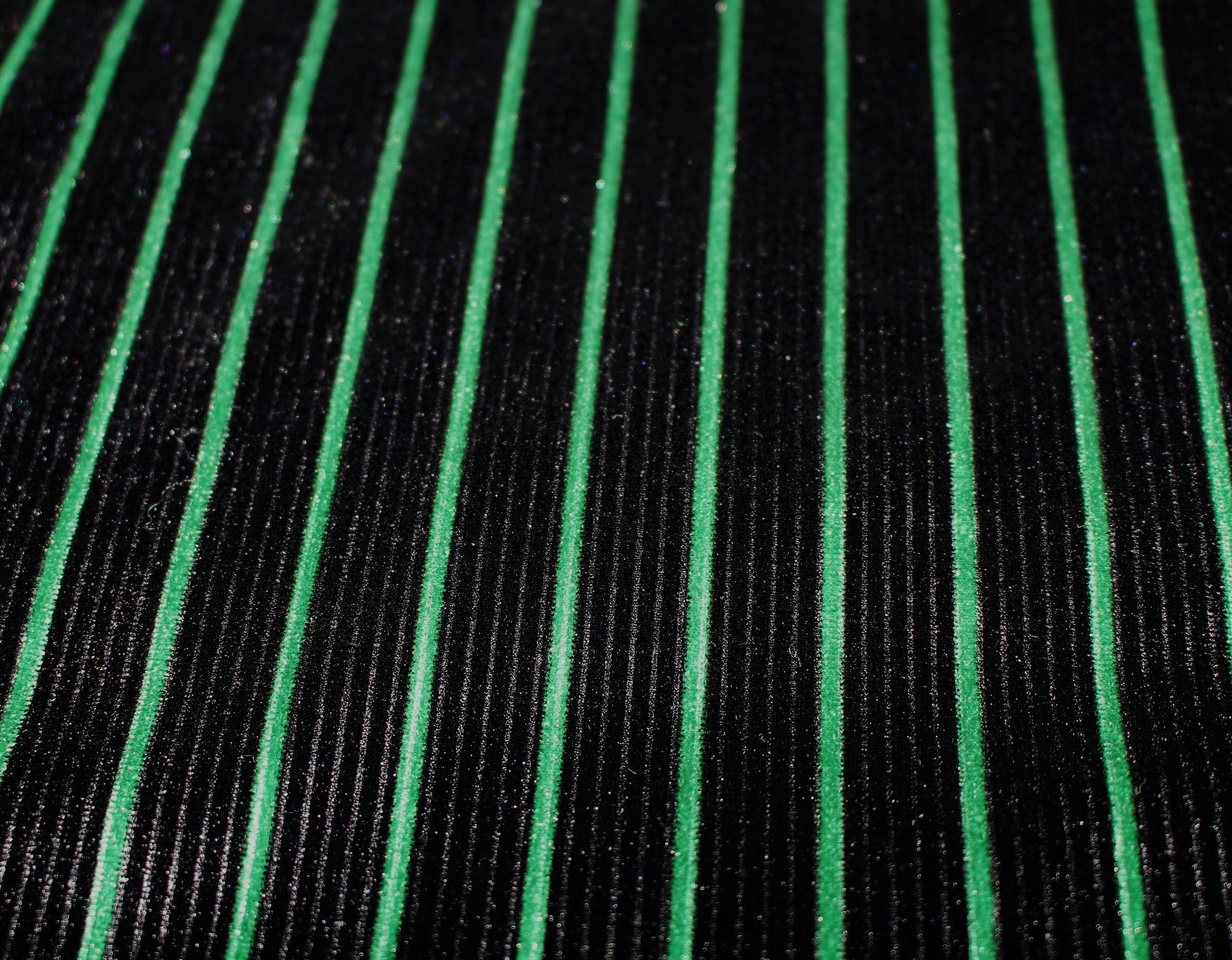 Tissu maille velours côtelé - à rayures - vert et noir - photo 5/5 | So Tissus