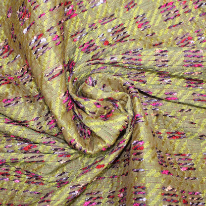 Tissus haute couture. Tissus au mètre pas cher. Tissus pas cher. Acheter tissus au mètre. Tissus français. Tissus de grandes maisons. Tissus haut de gamme. Tissus pour collection. Tissus pour createur. Jeune createur. Laine. Soie. Coton. Lin.