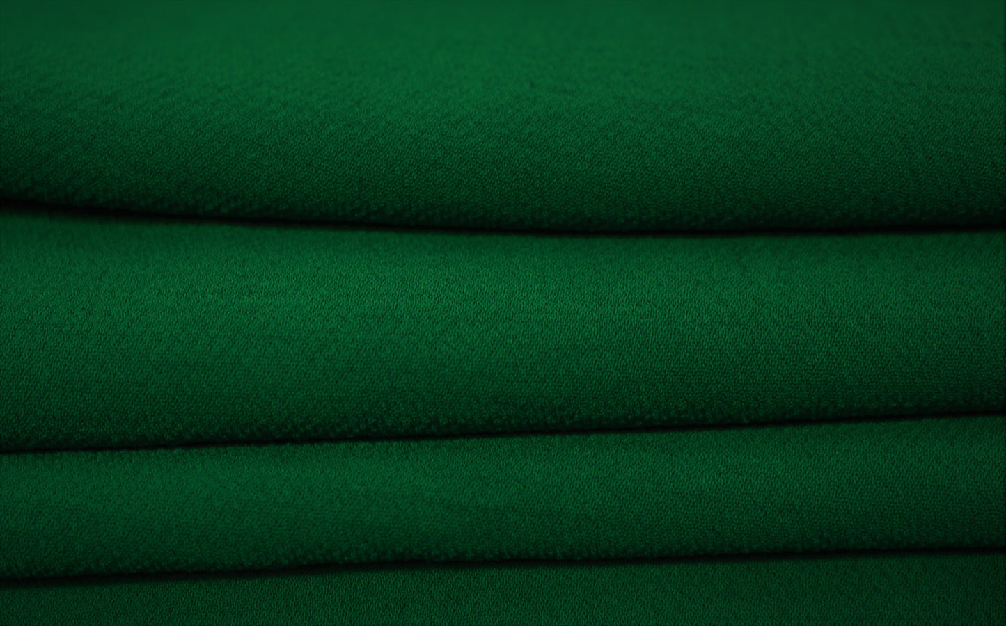 Tissus haute couture. Tissus au mètre pas cher. Tissus pas cher. Acheter tissus au mètre. Tissus français. Tissus de grandes maisons. Tissus haut de gamme. Tissus pour collection. Tissus pour createur. Jeune createur. Laine. Soie. Coton. Lin.