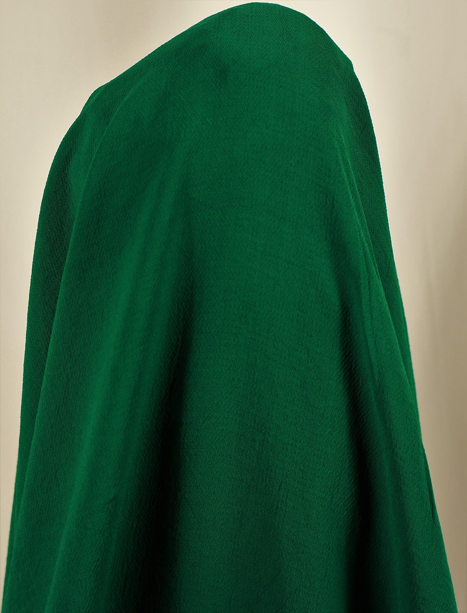 Tissus haute couture. Tissus au mètre pas cher. Tissus pas cher. Acheter tissus au mètre. Tissus français. Tissus de grandes maisons. Tissus haut de gamme. Tissus pour collection. Tissus pour createur. Jeune createur. Laine. Soie. Coton. Lin.