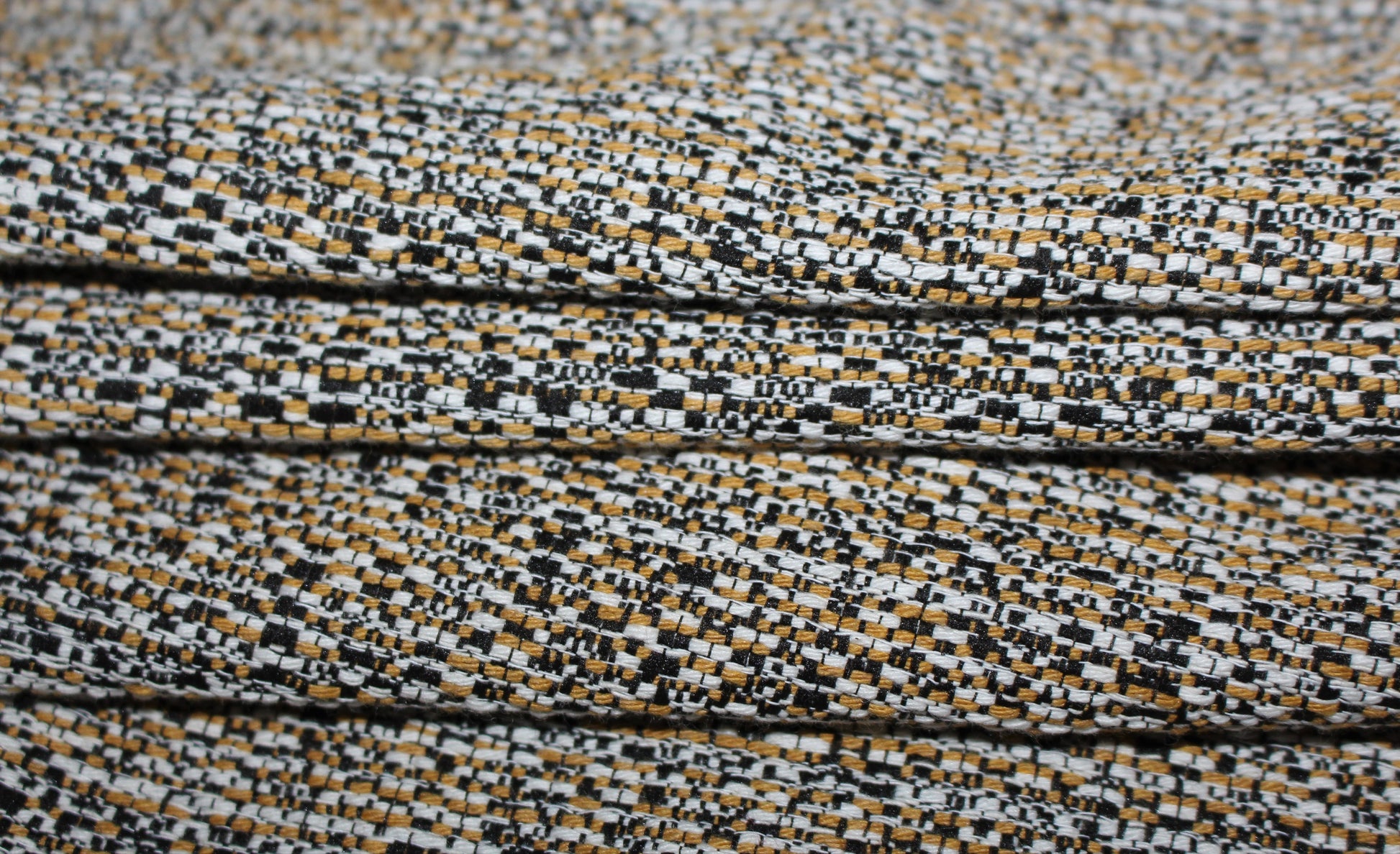 Tissu tweed chiné - noir, blanc et beige - photo 2/4 | So Tissus