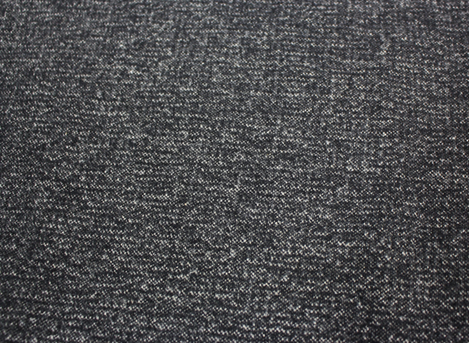 Tissus haute couture. Tissus au mètre pas cher. Tissus pas cher. Acheter tissus au mètre. Tissus français. Tissus de grandes maisons. Tissus haut de gamme. Tissus pour collection. Tissus pour createur. Jeune createur. Laine. Soie. Coton. Lin.