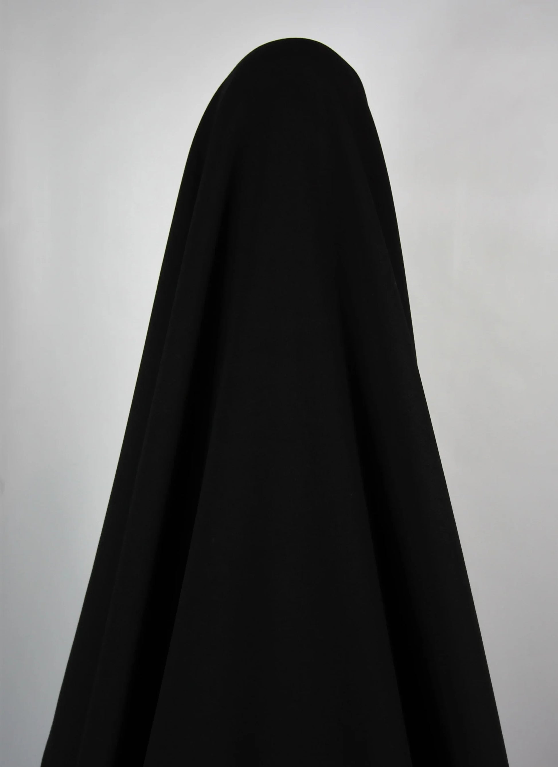 Tissus haute couture. Tissus au mètre pas cher. Tissus pas cher. Acheter tissus au mètre. Tissus français. Tissus de grandes maisons. Tissus haut de gamme. Tissus pour collection. Tissus pour createur. Jeune createur. Laine. Soie. Coton. Lin.