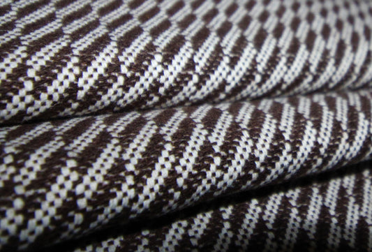 Tissus haute couture. Tissus au mètre pas cher. Tissus pas cher. Acheter tissus au mètre. Tissus français. Tissus de grandes maisons. Tissus haut de gamme. Tissus pour collection. Tissus pour createur. Jeune createur. Laine. Soie. Coton. Lin.
