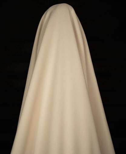 Tissus haute couture. Tissus au mètre pas cher. Tissus pas cher. Acheter tissus au mètre. Tissus français. Tissus de grandes maisons. Tissus haut de gamme. Tissus pour collection. Tissus pour createur. Jeune createur. Laine. Soie. Coton. Lin.