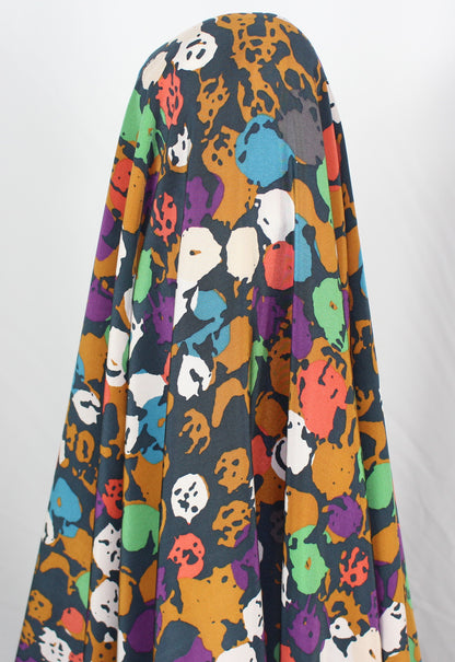 Tissus haute couture. Tissus au mètre pas cher. Tissus pas cher. Acheter tissus au mètre. Tissus français. Tissus de grandes maisons. Tissus haut de gamme. Tissus pour collection. Tissus pour createur. Jeune createur. Laine. Soie. Coton. Lin.