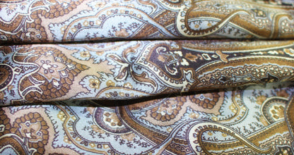 Tissu satin de soie 100% - imprimé cachemire | Bennytex | Mondial Tissus | Cousette | Tissus de rêve | Tissus.net