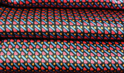 Tissu satin de soie 100% - imprimé géométrique | Bennytex | Mondial Tissus | Cousette | Tissus de rêve | Tissus.net