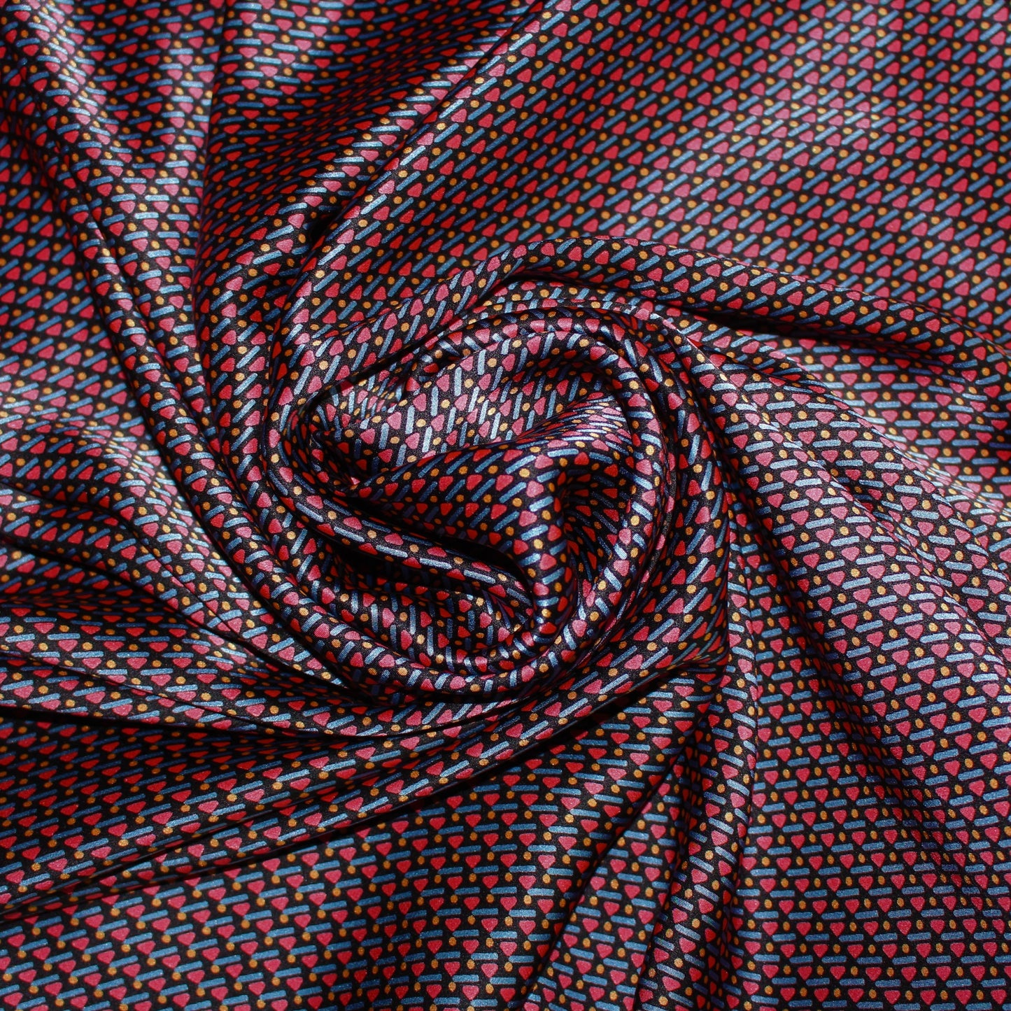 Tissu satin de soie 100% - imprimé géométrique | Bennytex | Mondial Tissus | Cousette | Tissus de rêve | Tissus.net