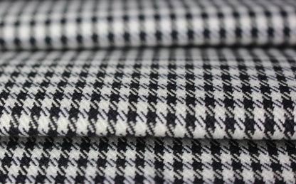 Tissus haute couture. Tissus au mètre pas cher. Tissus pas cher. Acheter tissus au mètre. Tissus français. Tissus de grandes maisons. Tissus haut de gamme. Tissus pour collection. Tissus pour createur. Jeune createur. Laine. Soie. Coton. Lin.