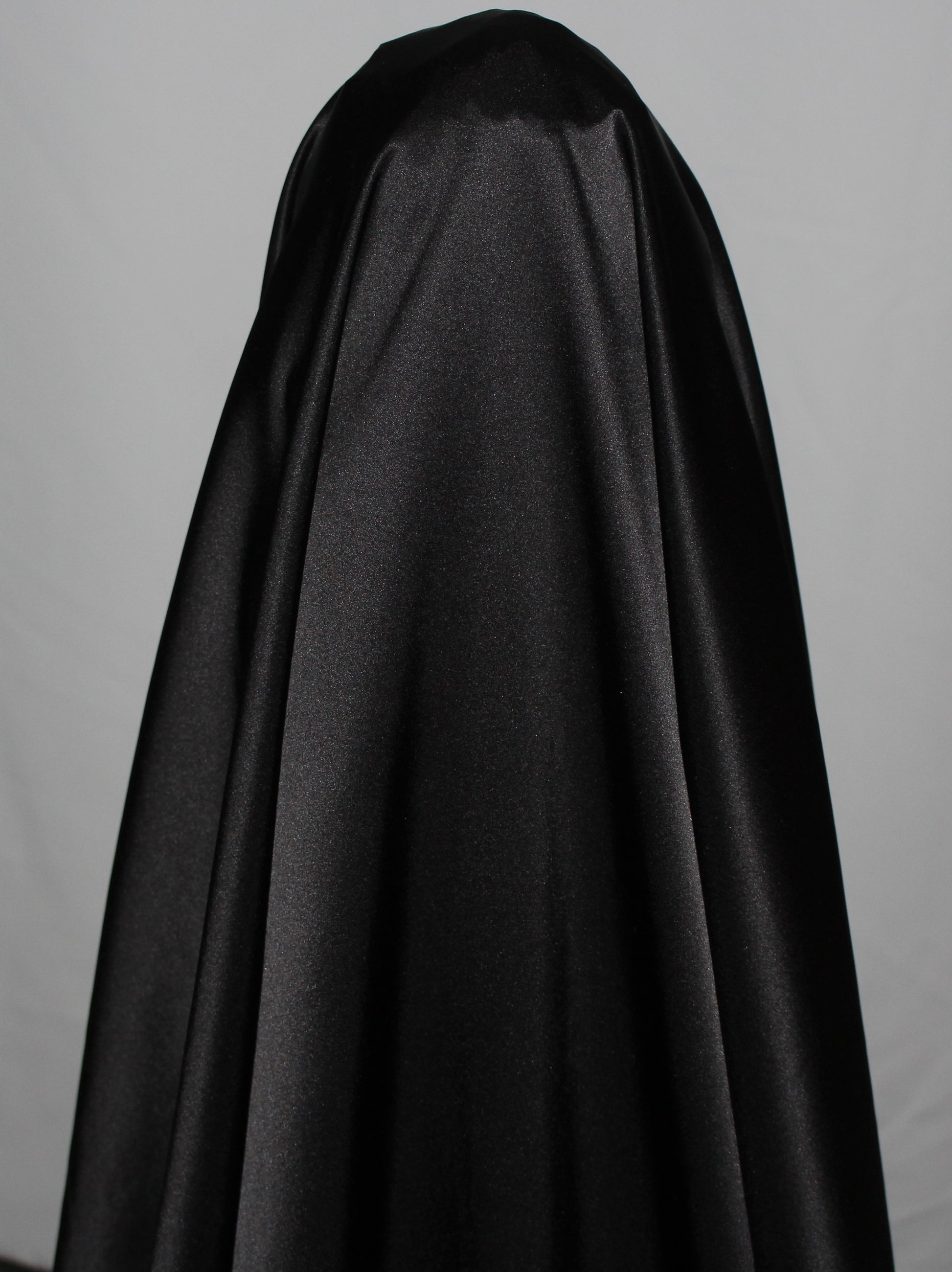 Tissu satin de soie 100% - noir | Bennytex | Mondial Tissus | Cousette | Tissus de rêve | Tissus.net