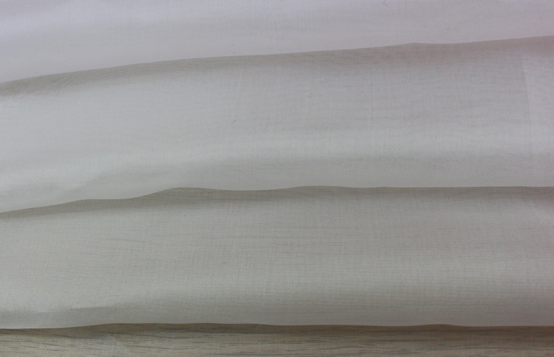 Tissu organza de soie 100% - blanc | Bennytex | Mondial Tissus | Cousette | Tissus de rêve | Tissus.net