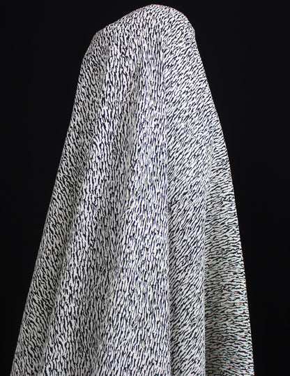 Tissus haute couture. Tissus au mètre pas cher. Tissus pas cher. Acheter tissus au mètre. Tissus français. Tissus de grandes maisons. Tissus haut de gamme. Tissus pour collection. Tissus pour createur. Jeune createur. Laine. Soie. Coton. Lin.