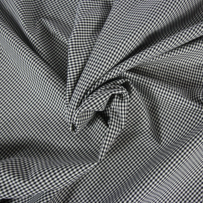 Tissus haute couture. Tissus au mètre pas cher. Tissus pas cher. Acheter tissus au mètre. Tissus français. Tissus de grandes maisons. Tissus haut de gamme. Tissus pour collection. Tissus pour createur. Jeune createur. Laine. Soie. Coton. Lin.