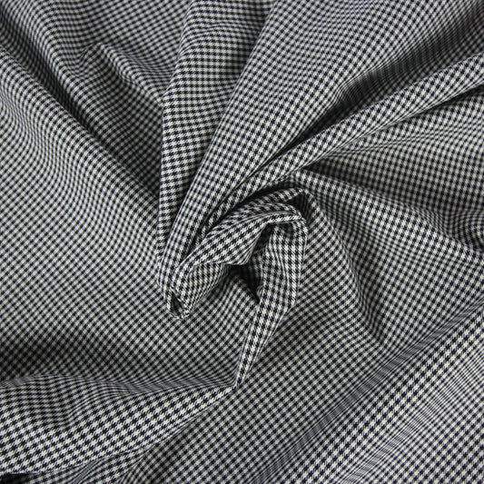 Tissus haute couture. Tissus au mètre pas cher. Tissus pas cher. Acheter tissus au mètre. Tissus français. Tissus de grandes maisons. Tissus haut de gamme. Tissus pour collection. Tissus pour createur. Jeune createur. Laine. Soie. Coton. Lin.