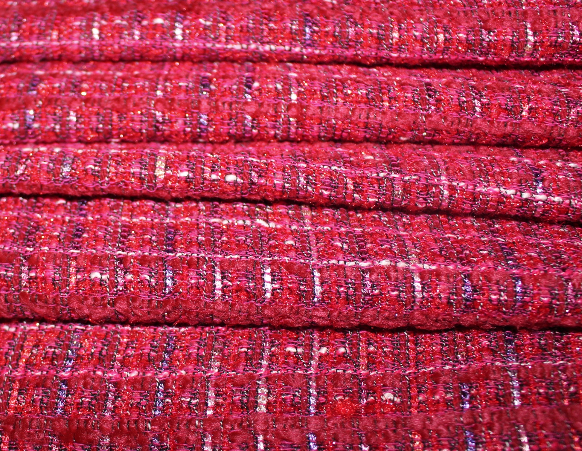 So Tissus - Coupon de 1,5 mètre - tissu tweed acétate - ton rouge et rose  | Bennytex | Mondial Tissus | Cousette | Tissus de rêve | Tissus.net