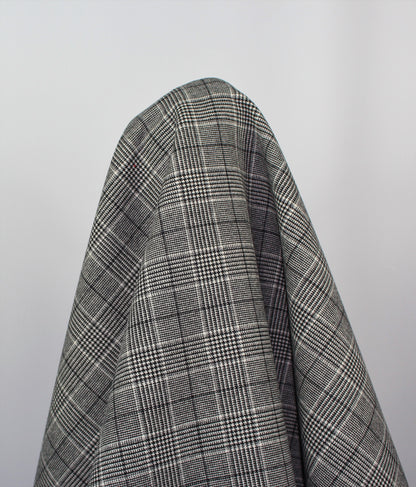 Tissus haute couture. Tissus au mètre pas cher. Tissus pas cher. Acheter tissus au mètre. Tissus français. Tissus de grandes maisons. Tissus haut de gamme. Tissus pour collection. Tissus pour createur. Jeune createur. Laine. Soie. Coton. Lin.