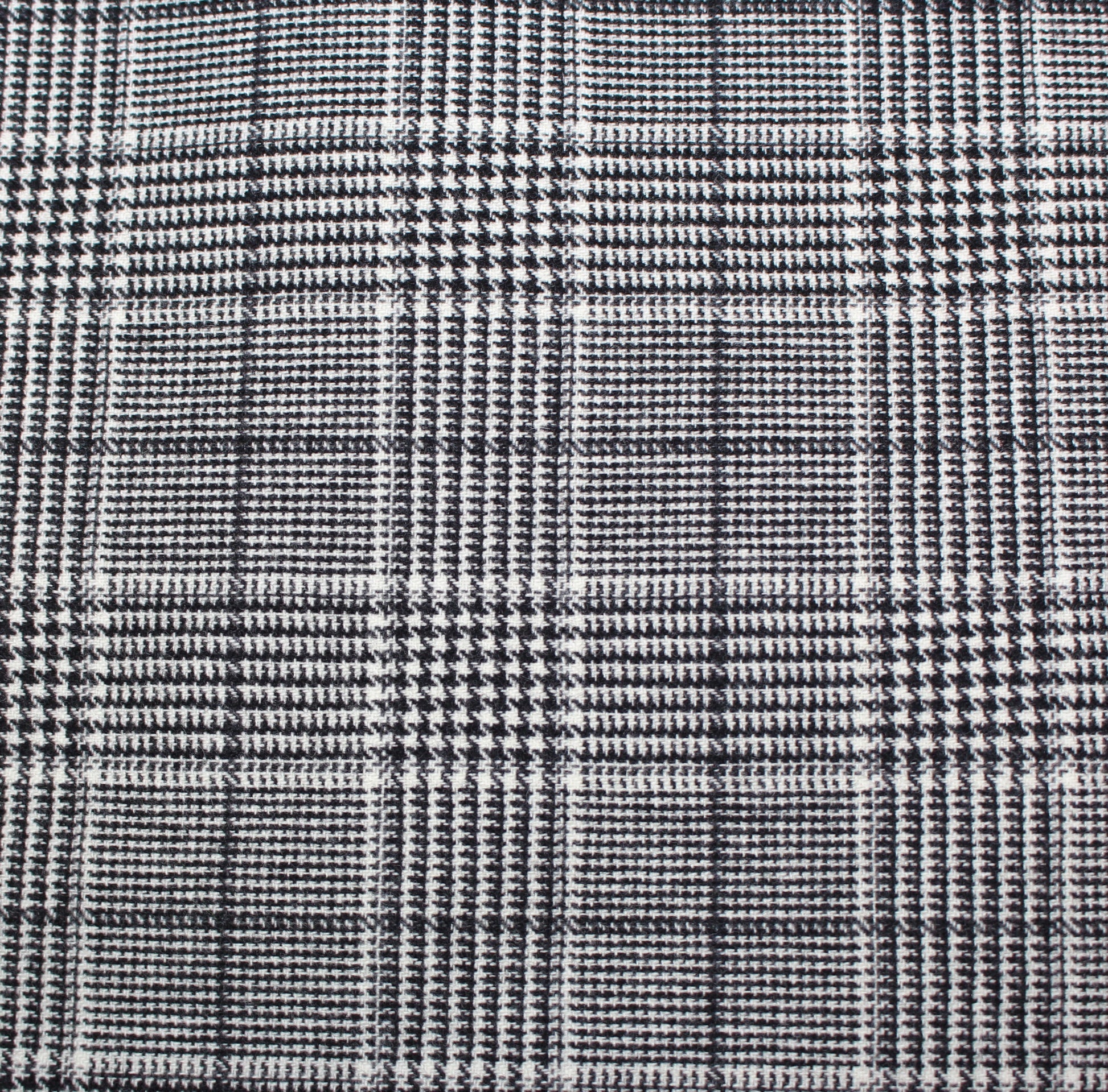 Tissus haute couture. Tissus au mètre pas cher. Tissus pas cher. Acheter tissus au mètre. Tissus français. Tissus de grandes maisons. Tissus haut de gamme. Tissus pour collection. Tissus pour createur. Jeune createur. Laine. Soie. Coton. Lin.