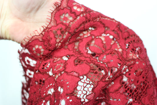 Tissus haute couture. Tissus au mètre pas cher. Tissus pas cher. Acheter tissus au mètre. Tissus français. Tissus de grandes maisons. Tissus haut de gamme. Tissus pour collection. Tissus pour createur. Jeune createur. Laine. Soie. Coton. Lin.