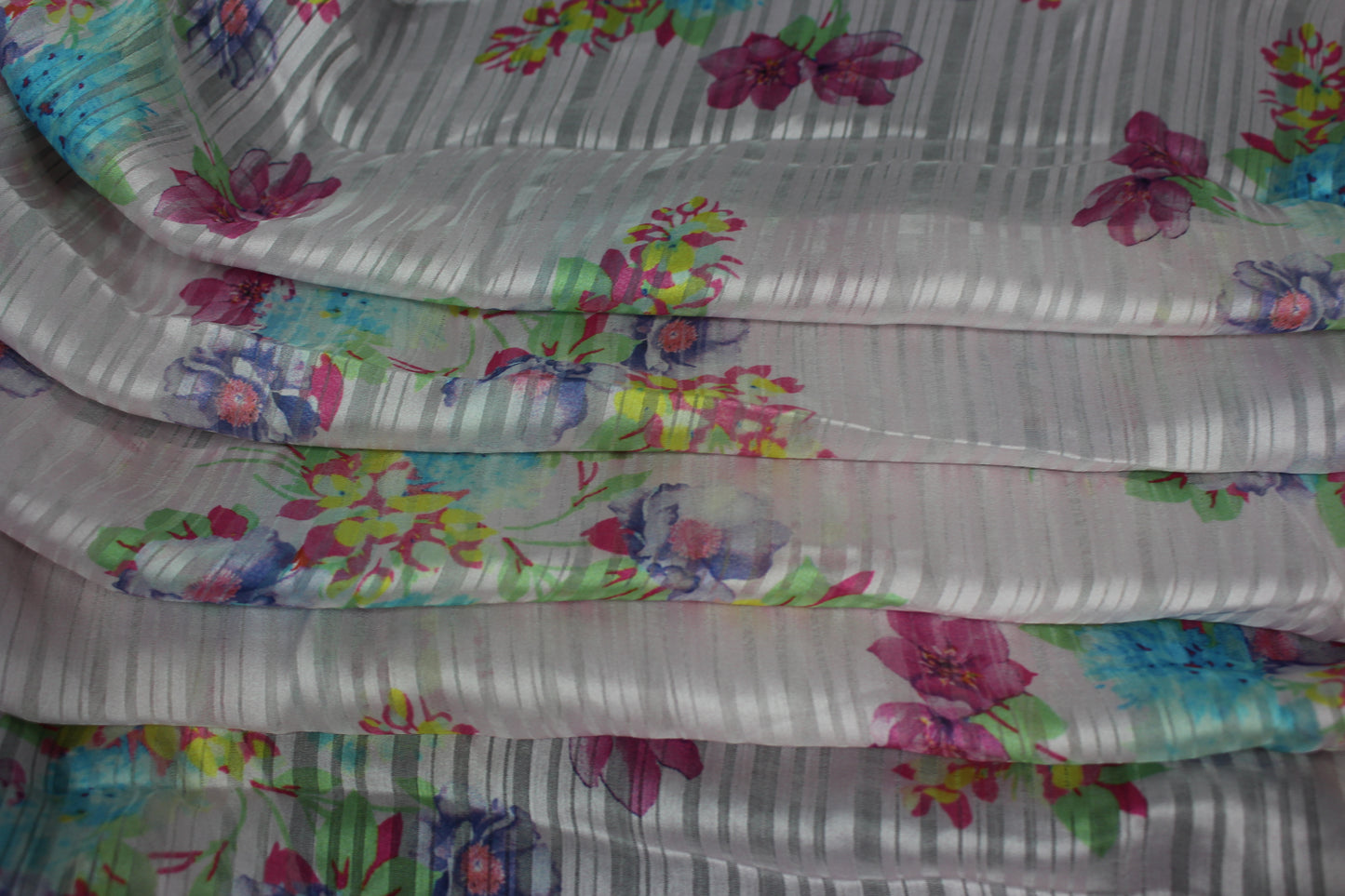 Coupon de 2 mètres - Mousseline polyester - imprimé fleuri - photo 2/5 | So Tissus