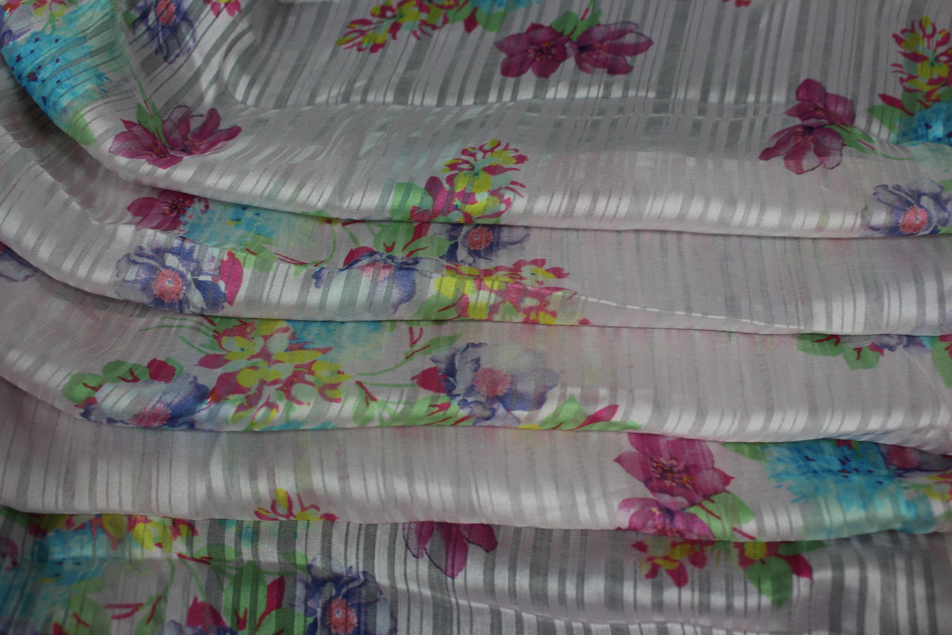 Coupon de 2 mètres - Mousseline polyester - imprimé fleuri - photo 2/5 | So Tissus