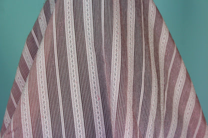 Tissus haute couture. Tissus au mètre pas cher. Tissus pas cher. Acheter tissus au mètre. Tissus français. Tissus de grandes maisons. Tissus haut de gamme. Tissus pour collection. Tissus pour createur. Jeune createur. Laine. Soie. Coton. Lin.
