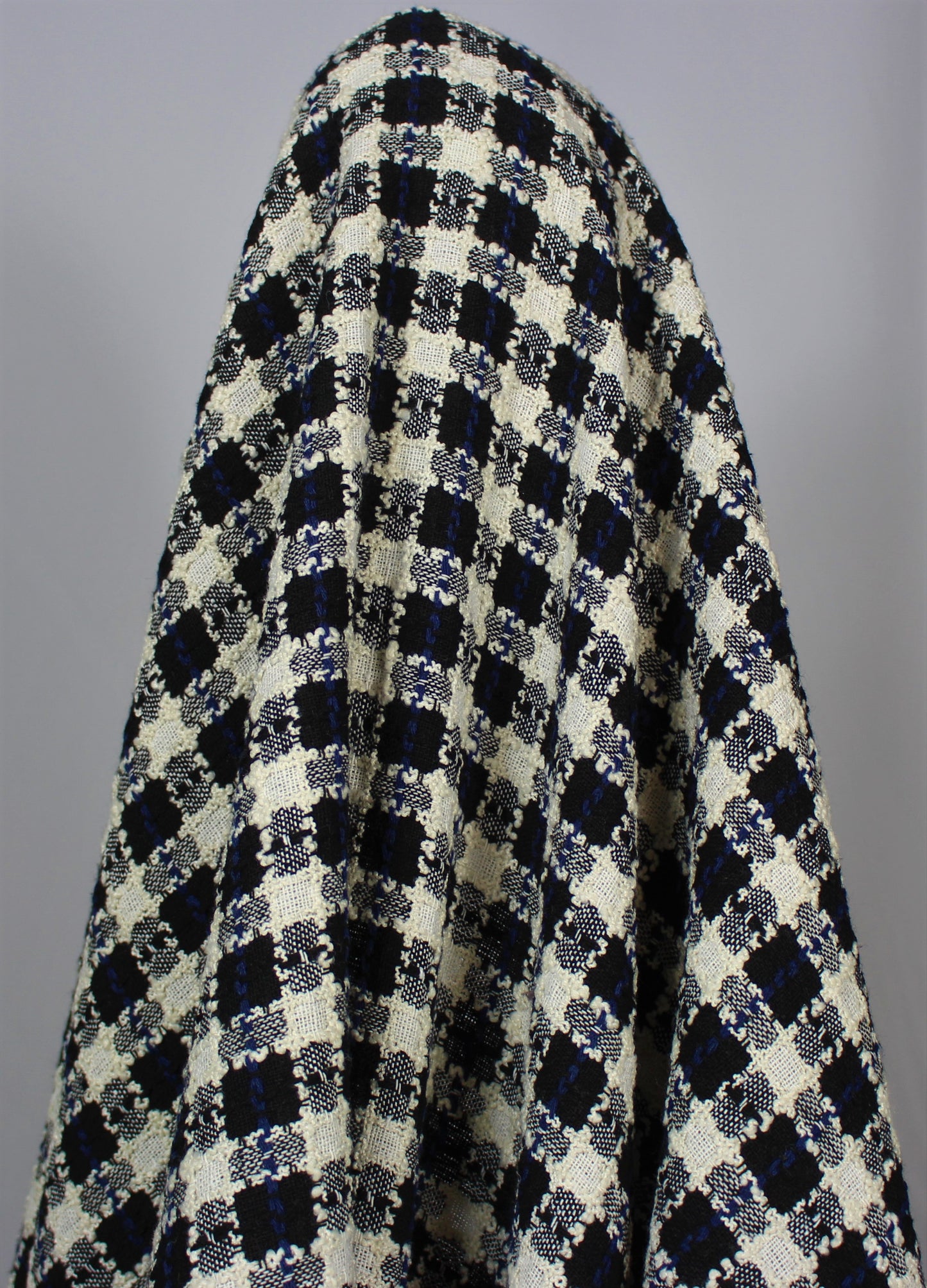 So Tissus | Coupon de 3 mètres - Tweed coton à carreaux - noir et blanc| Bennytex | Mondial Tissus | Cousette | Tissus de rêve | Tissus.net