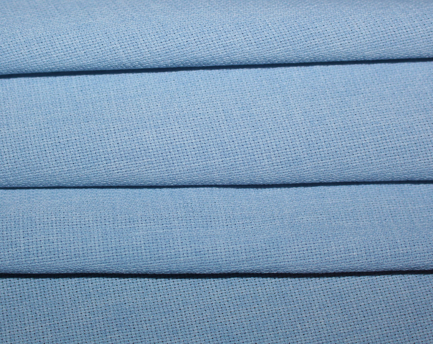 Tissus haute couture. Tissus au mètre pas cher. Tissus pas cher. Acheter tissus au mètre. Tissus français. Tissus de grandes maisons. Tissus haut de gamme. Tissus pour collection. Tissus pour createur. Jeune createur. Laine. Soie. Coton. Lin.