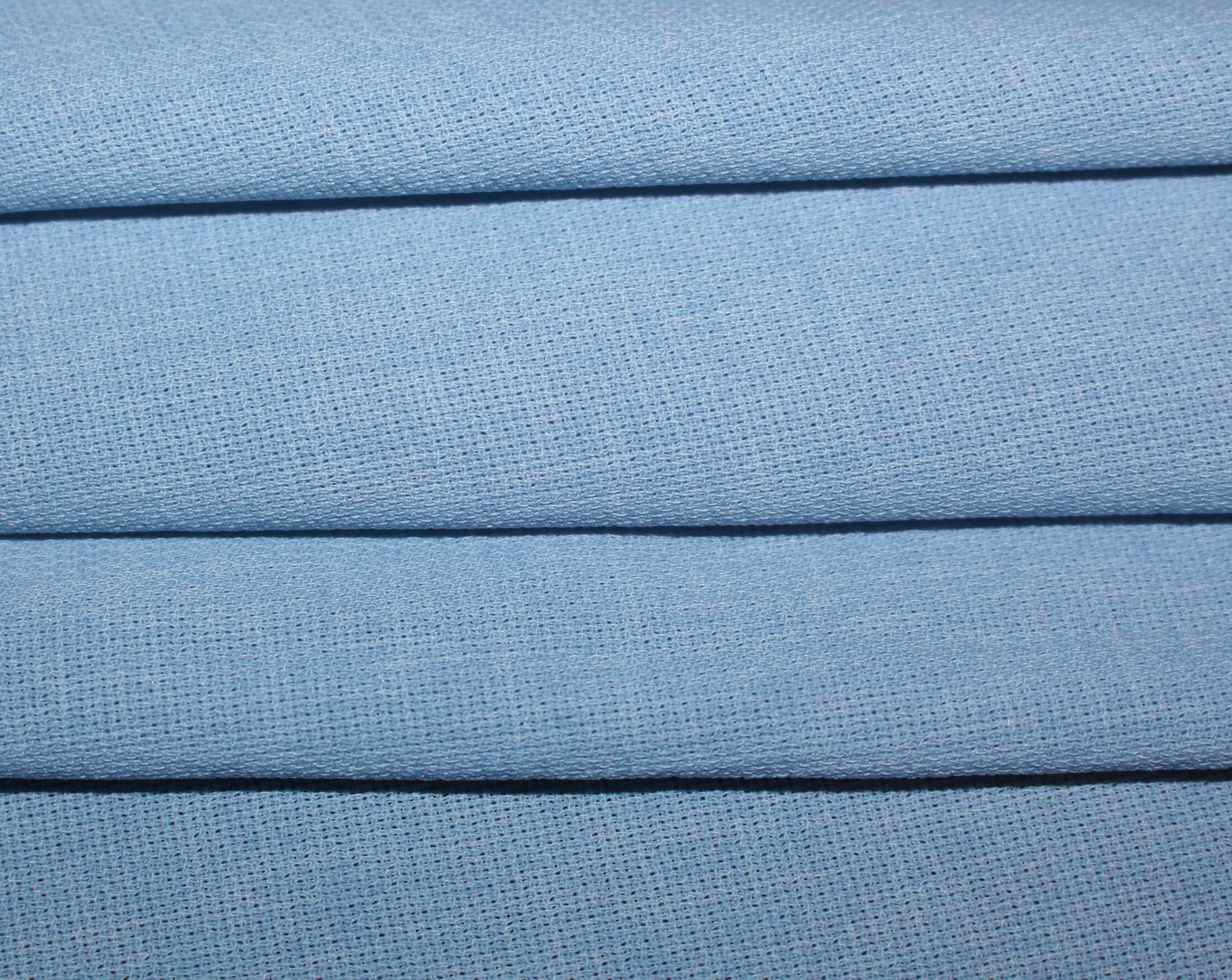 Tissus haute couture. Tissus au mètre pas cher. Tissus pas cher. Acheter tissus au mètre. Tissus français. Tissus de grandes maisons. Tissus haut de gamme. Tissus pour collection. Tissus pour createur. Jeune createur. Laine. Soie. Coton. Lin.