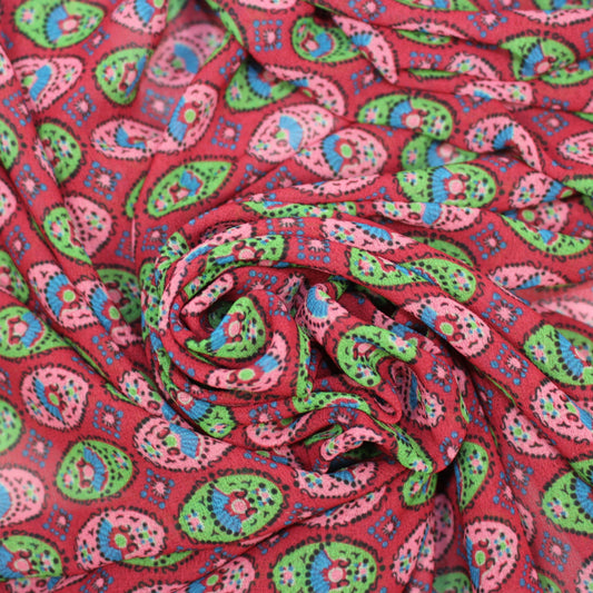 Tissus haute couture. Tissus au mètre pas cher. Tissus pas cher. Acheter tissus au mètre. Tissus français. Tissus de grandes maisons. Tissus haut de gamme. Tissus pour collection. Tissus pour createur. Jeune createur. Laine. Soie. Coton. Lin.
