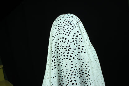 Tissus haute couture. Tissus au mètre pas cher. Tissus pas cher. Acheter tissus au mètre. Tissus français. Tissus de grandes maisons. Tissus haut de gamme. Tissus pour collection. Tissus pour createur. Jeune createur. Laine. Soie. Coton. Lin.
