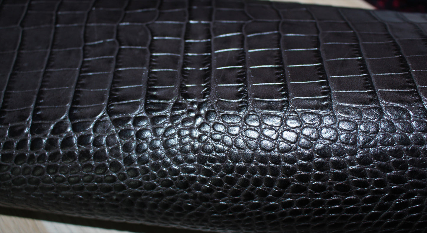Cuir de vachette - imitation croco - noir | Bennytex | Mondial Tissus | Cousette | Tissus de rêve | Tissus.net