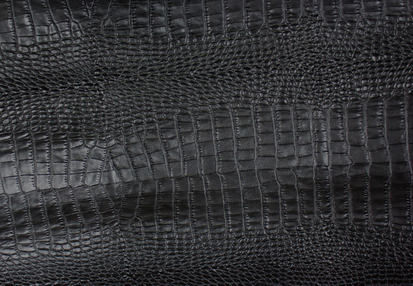 Cuir de vachette - imitation croco - noir | Bennytex | Mondial Tissus | Cousette | Tissus de rêve | Tissus.net