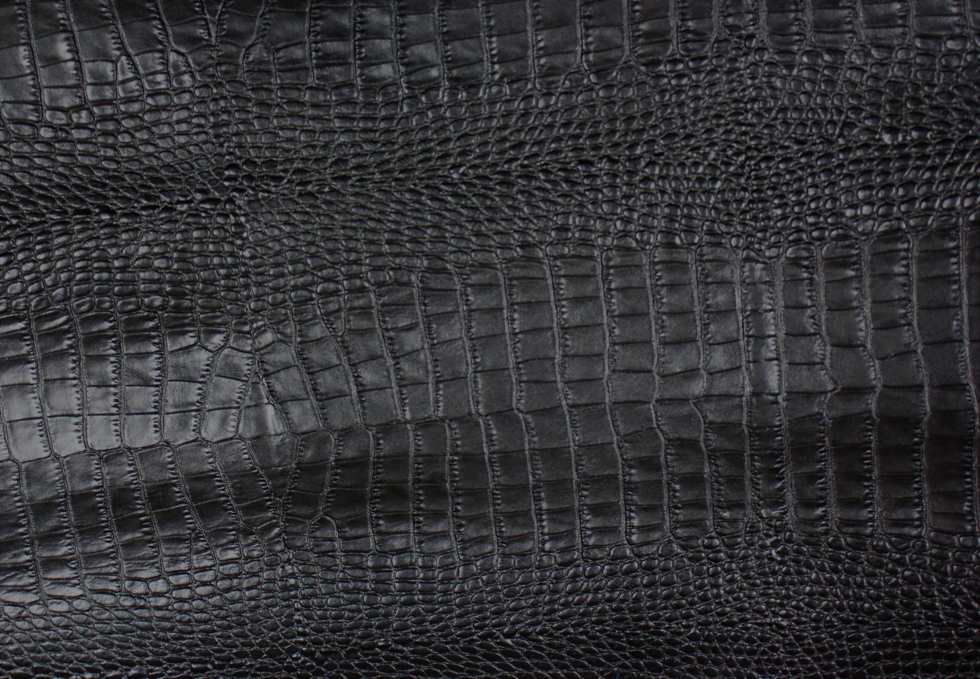 Cuir de vachette - imitation croco - noir | Bennytex | Mondial Tissus | Cousette | Tissus de rêve | Tissus.net