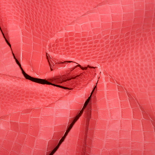Cuir de vachette - imitation croco - rose | Bennytex | Mondial Tissus | Cousette | Tissus de rêve | Tissus.net