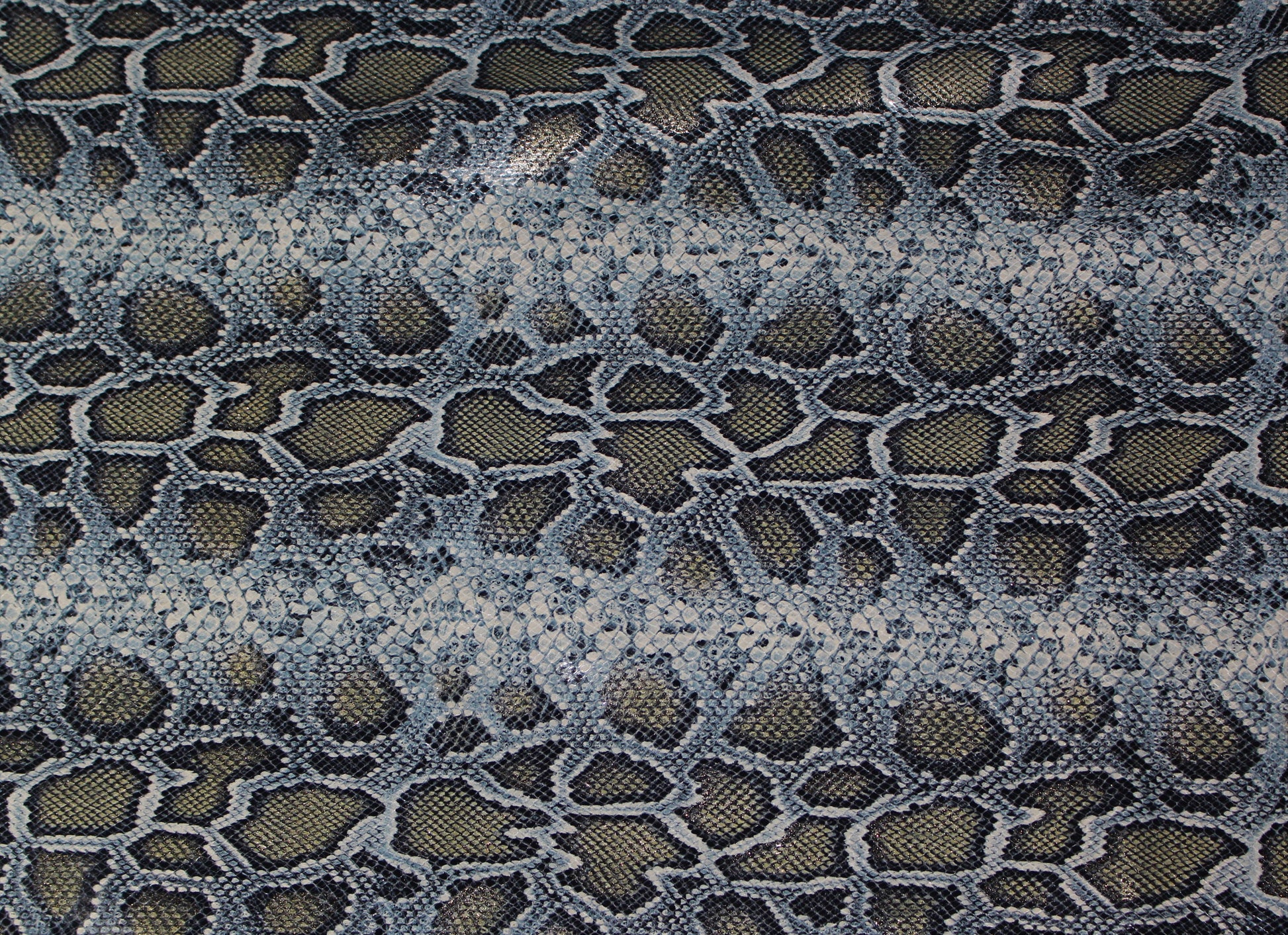 Tissus haute couture. Tissus au mètre pas cher. Tissus pas cher. Acheter tissus au mètre. Tissus français. Tissus de grandes maisons. Tissus haut de gamme. Tissus pour collection. Tissus pour createur. Jeune createur. Laine. Soie. Coton. Lin.