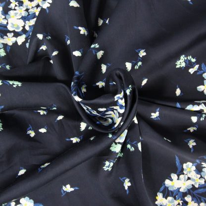 Tissu satin de coton - imprimé fleuri | Bennytex | Mondial Tissus | Cousette | Tissus de rêve | Tissus.net
