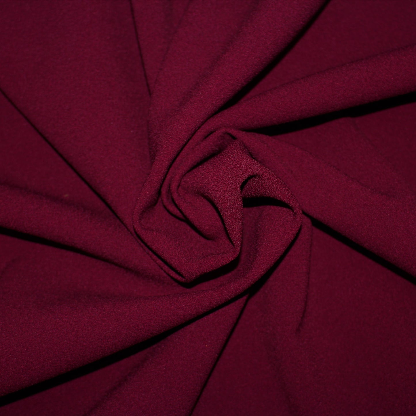 Tissus haute couture. Tissus au mètre pas cher. Tissus pas cher. Acheter tissus au mètre. Tissus français. Tissus de grandes maisons. Tissus haut de gamme. Tissus pour collection. Tissus pour createur. Jeune createur. Laine. Soie. Coton. Lin.