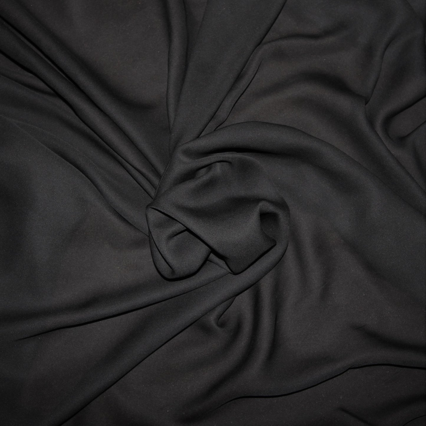 Tissus haute couture. Tissus au mètre pas cher. Tissus pas cher. Acheter tissus au mètre. Tissus français. Tissus de grandes maisons. Tissus haut de gamme. Tissus pour collection. Tissus pour createur. Jeune createur. Laine. Soie. Coton. Lin.