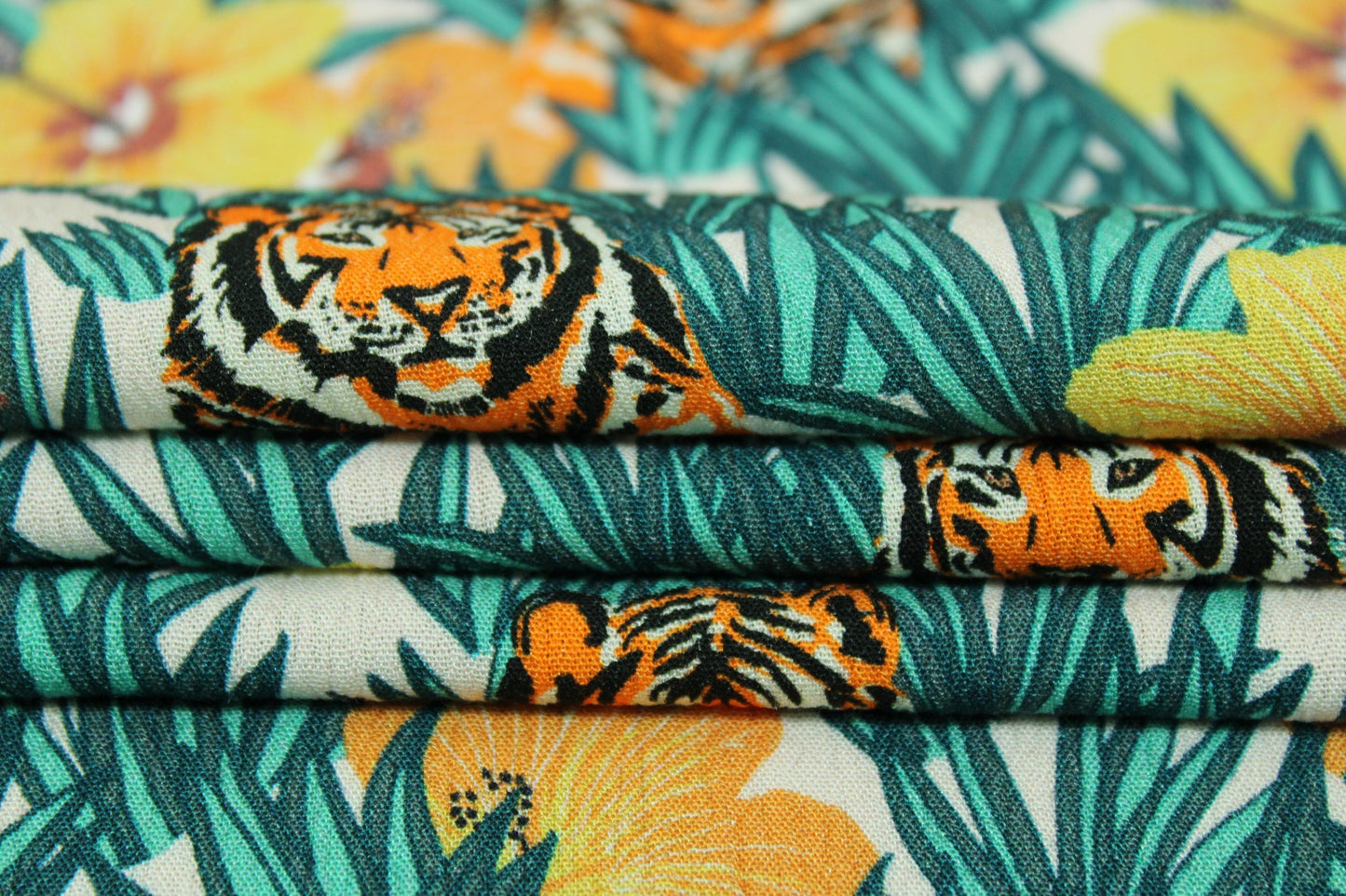 Tissu crêpe viscose - imprimé tigre - photo 3/5 | So Tissus
