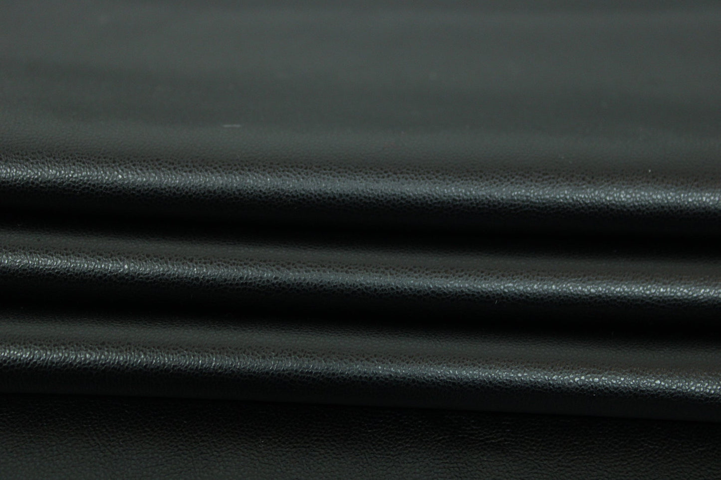 Tissu simili cuir - noir - photo 3/4 | So Tissus