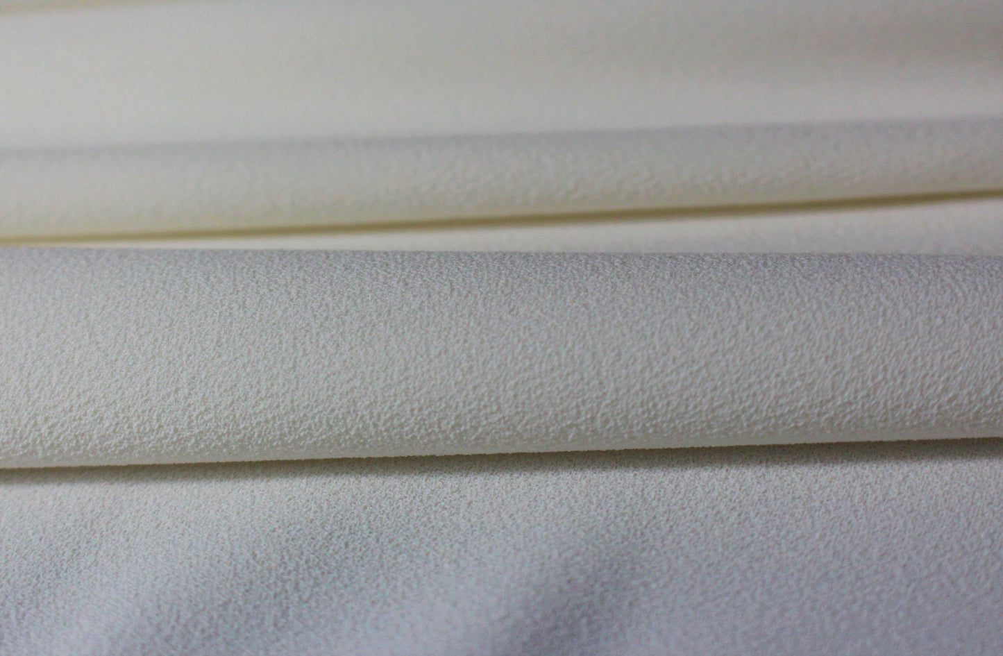 Tissu crêpe viscose - blanc - photo 3/3 | So Tissus