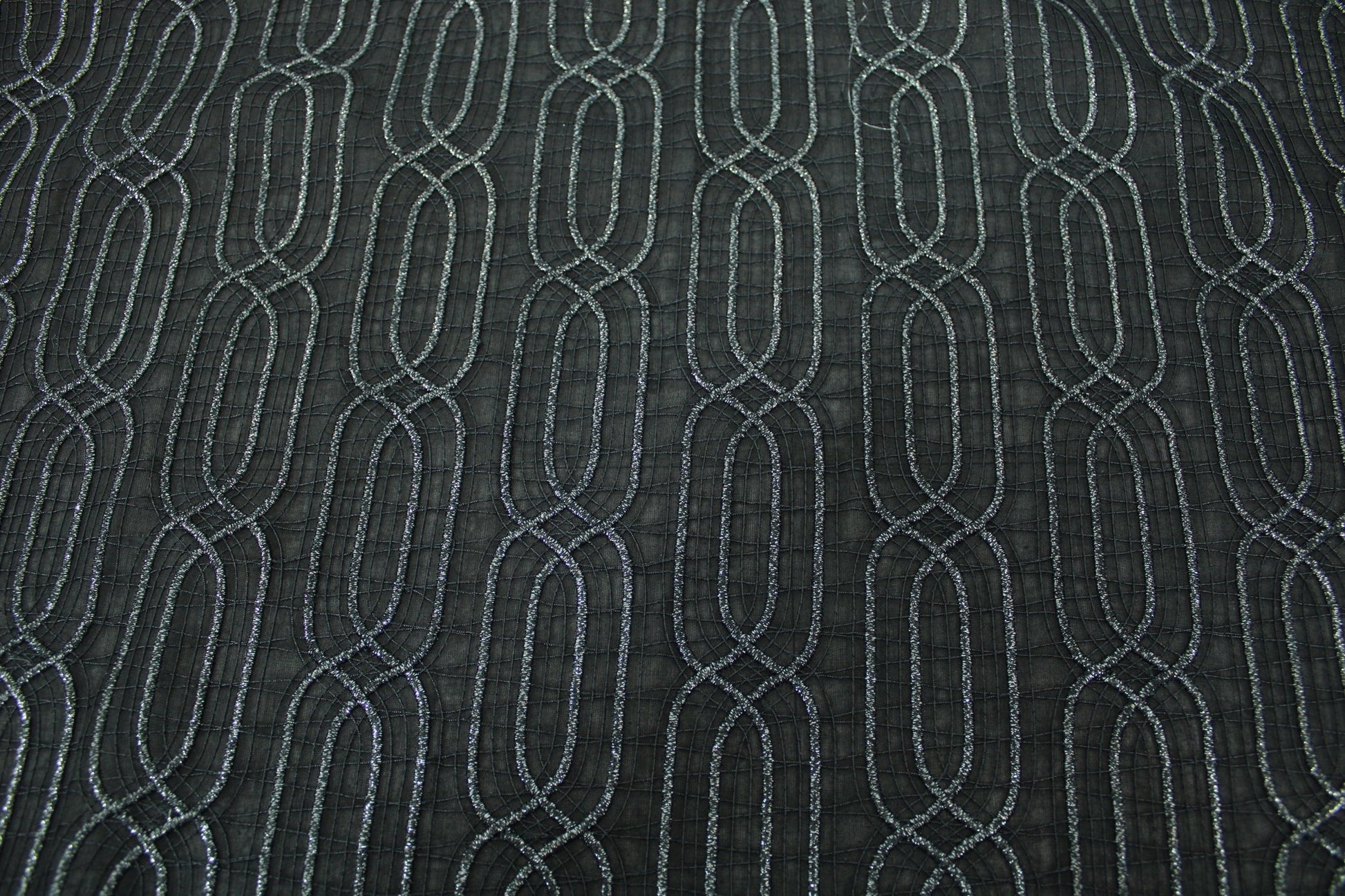 Tissu voile coton brodé - motif géométrique - noir - photo 6/6 | So Tissus