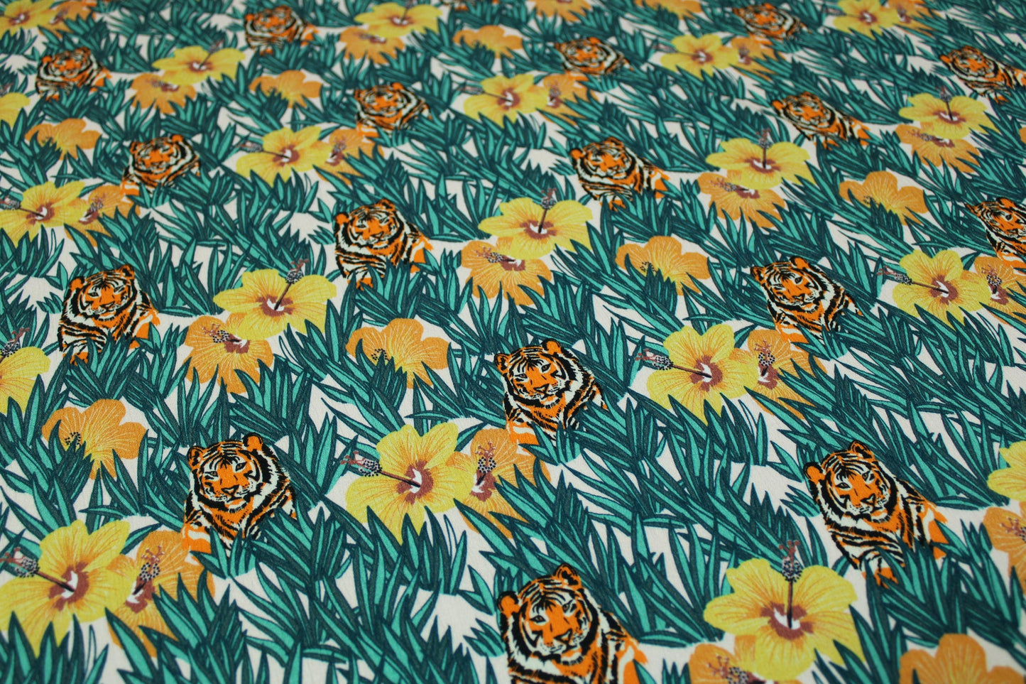 Tissu crêpe viscose - imprimé tigre - photo 5/5 | So Tissus