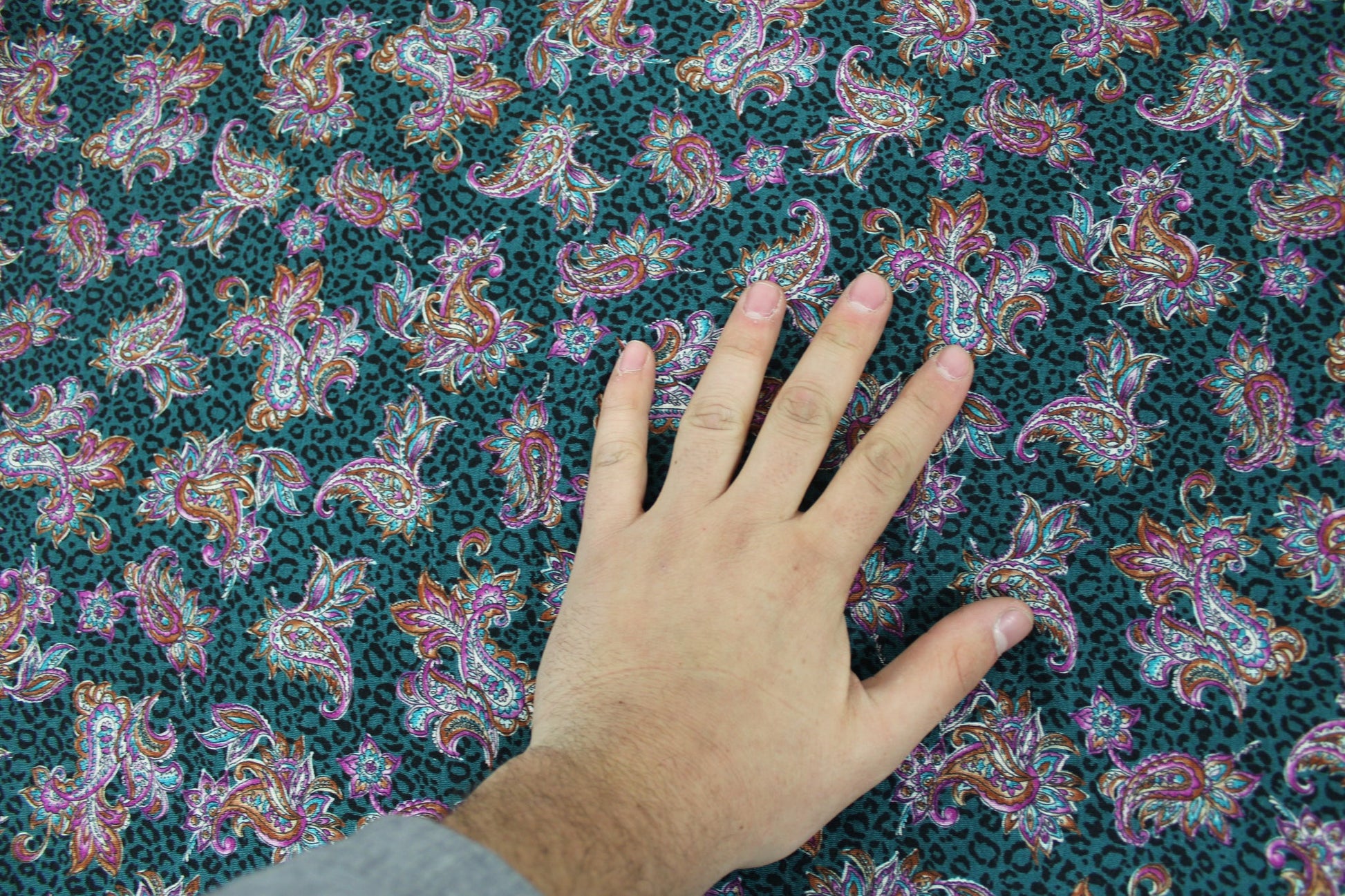Tissu crêpe viscose - imprimé cachemire - photo 5/6 | So Tissus